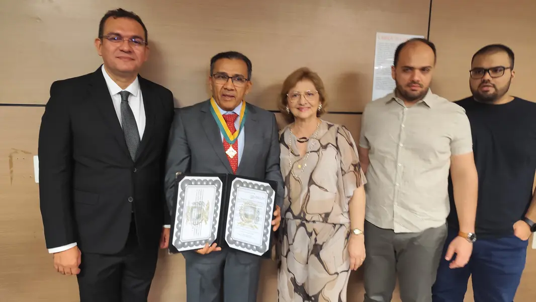 Vereadores entregam Medalha do Mérito Legislativo na Câmara de Teresina