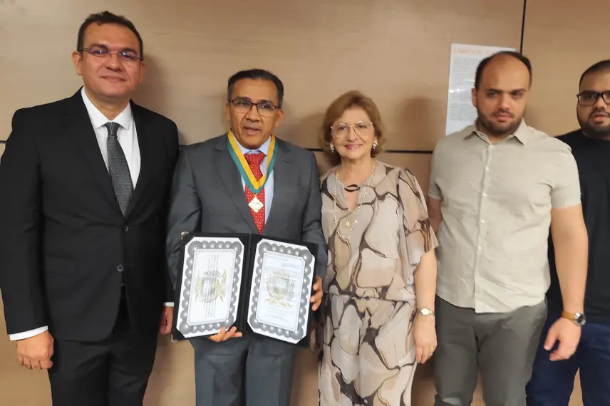 Vereadores entregam Medalha do Mérito Legislativo na Câmara de Teresina
