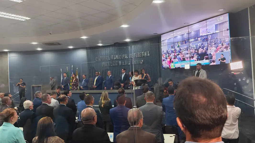 Vereadores entregam Medalha do Mérito Legislativo na Câmara de Teresina