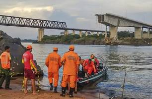 15 pessoas desaparecem após desabamento de ponte entre Maranhão e Tocantins (Foto: Reprodução)