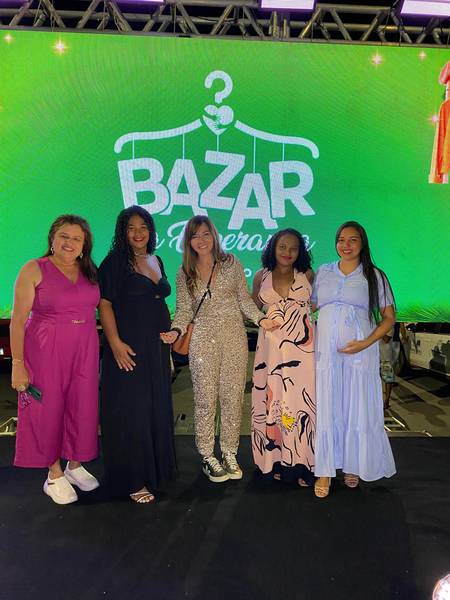 Bazar da Esperança aconteceu na Praça Leônidas Melo