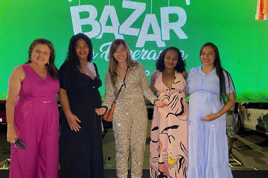 Bazar da Esperança aconteceu na Praça Leônidas Melo