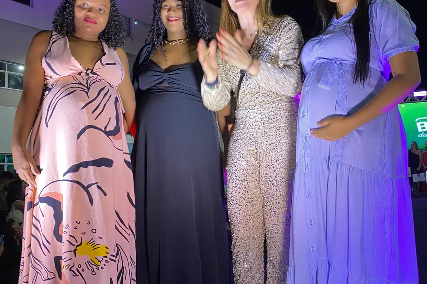 Bazar da Esperança aconteceu na Praça Leônidas Melo