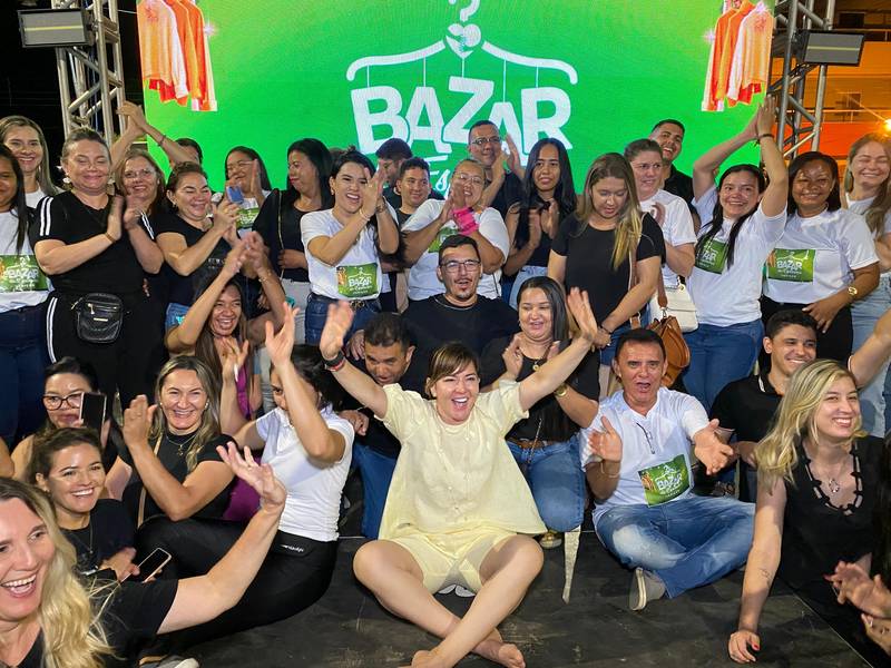 Bazar da Esperança aconteceu na Praça Leônidas Melo