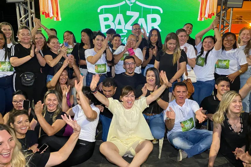 Bazar da Esperança aconteceu na Praça Leônidas Melo