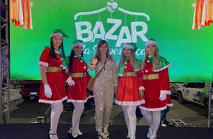 Bazar da Esperança aconteceu na Praça Leônidas Melo (Foto: Reprodução)