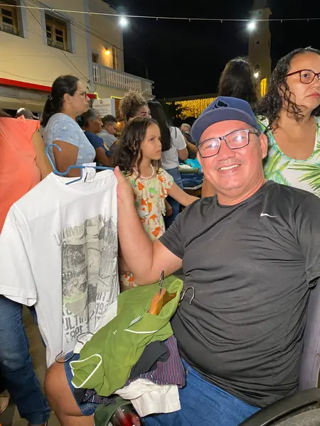 Bazar da Esperança aconteceu na Praça Leônidas Melo