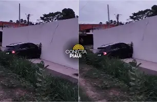 Carro perde controle e colide com muro na Avenida Presidente Kennedy, em Teresina (Foto: Reprodução)