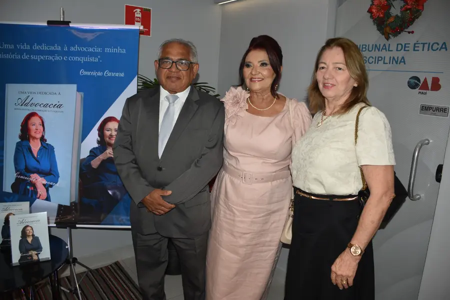 Conceição Carcará lança livro sobre trajetória de superação em solenidade na OAB