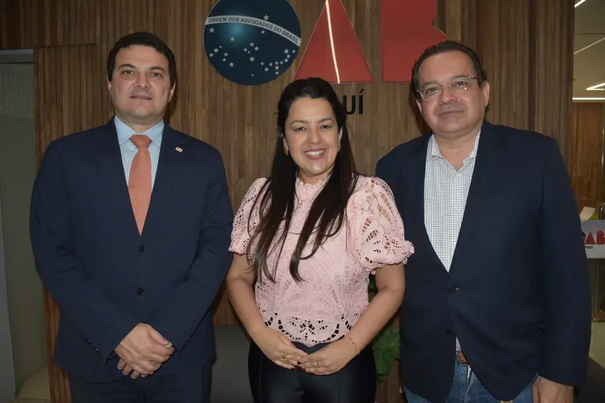 Conceição Carcará lança livro sobre trajetória de superação em solenidade na OAB Conceição Carcará lança livro sobre trajetória de superação em solenidade na OAB