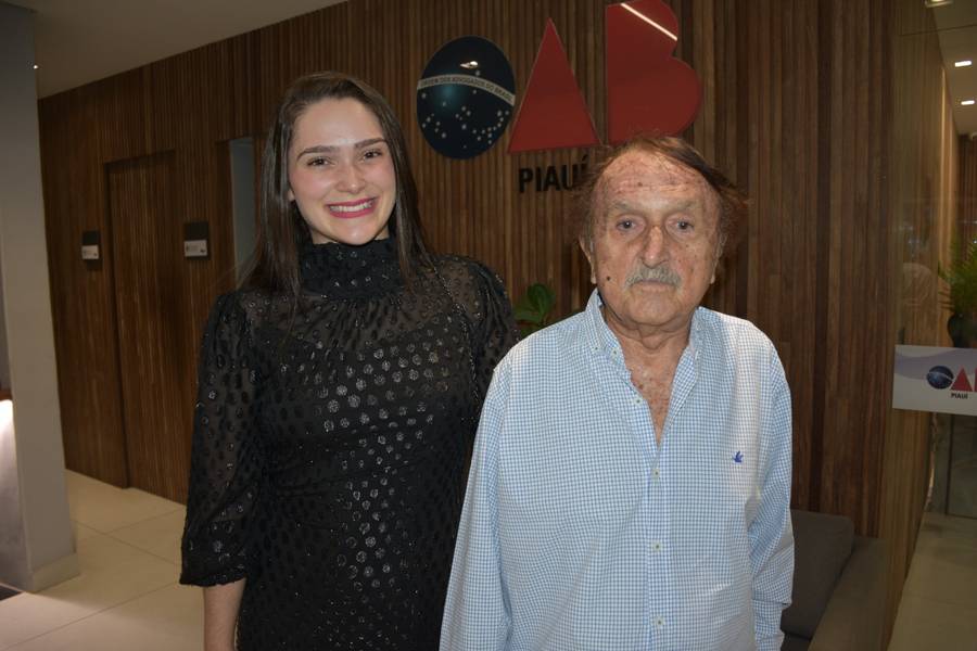 Conceição Carcará lança livro sobre trajetória de superação em solenidade na OAB