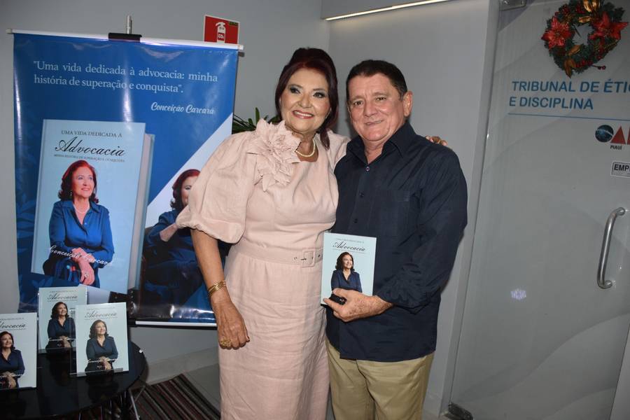 Conceição Carcará lança livro sobre trajetória de superação em solenidade na OAB