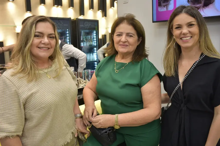 Coquetel de inauguração do Escovei Teresina reúne amigos e familiares Coquetel de inauguração do Escovei Teresina reúne amigos e familiares