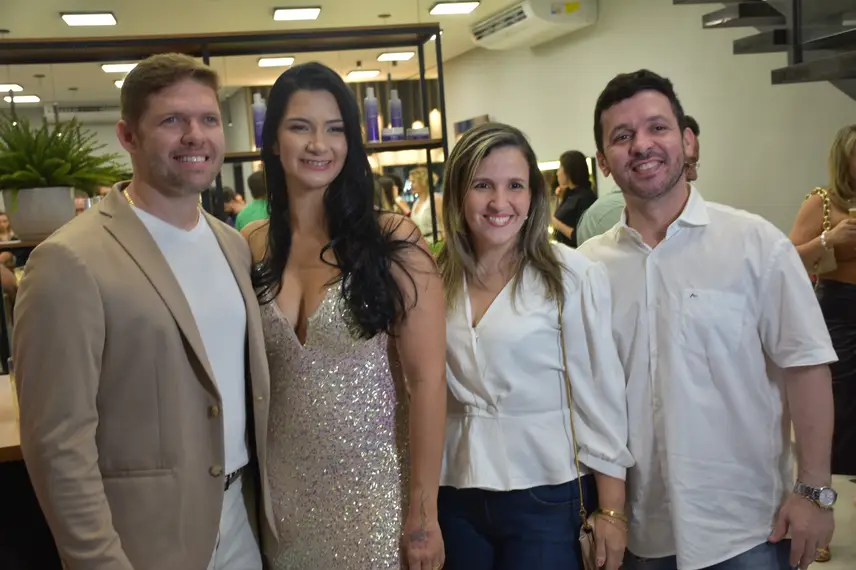 Coquetel de inauguração do Escovei Teresina reúne amigos e familiares Coquetel de inauguração do Escovei Teresina reúne amigos e familiares