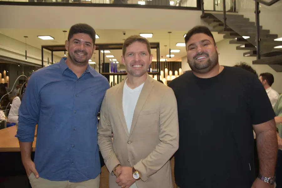 Coquetel de inauguração do Escovei Teresina reúne amigos e familiares