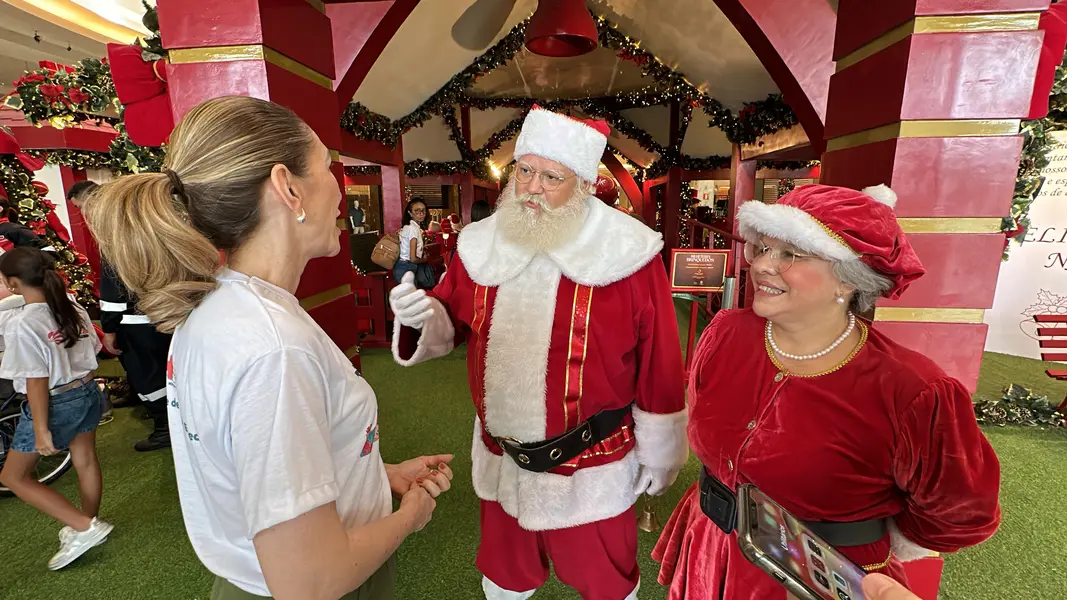 Crianças em tratamento de AME visitam Papai Noel em Teresina