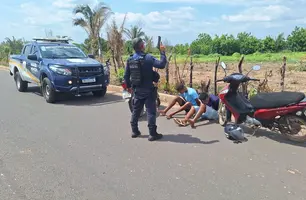 Criminosos com extensa ficha criminal são presos após roubo de moto em Teresina (Foto: Reprodução)