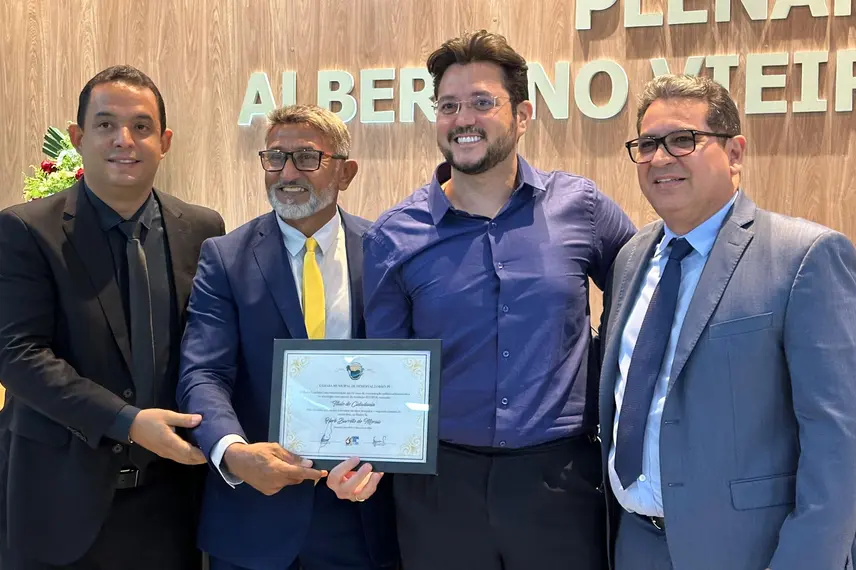 Demerval Lobão celebra 61 anos com homenagens e grande festa