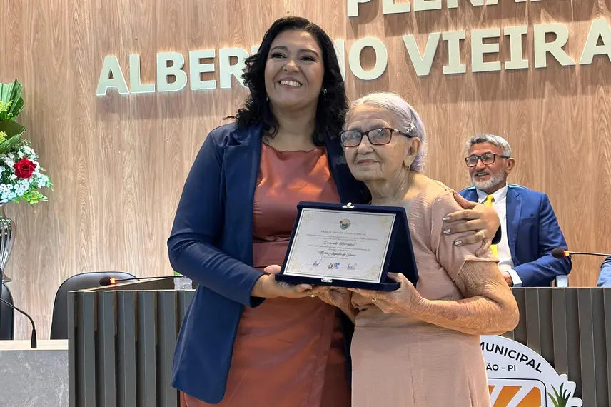 Demerval Lobão celebra 61 anos com homenagens e grande festa