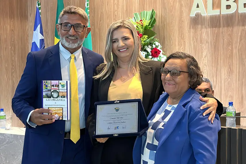 Demerval Lobão celebra 61 anos com homenagens e grande festa Demerval Lobão celebra 61 anos com homenagens e grande festa
