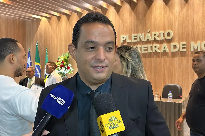 Demerval Lobão celebra 61 anos com homenagens e grande festa