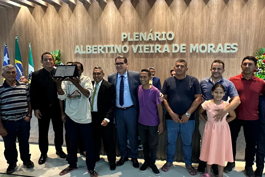 Demerval Lobão celebra 61 anos com homenagens e grande festa