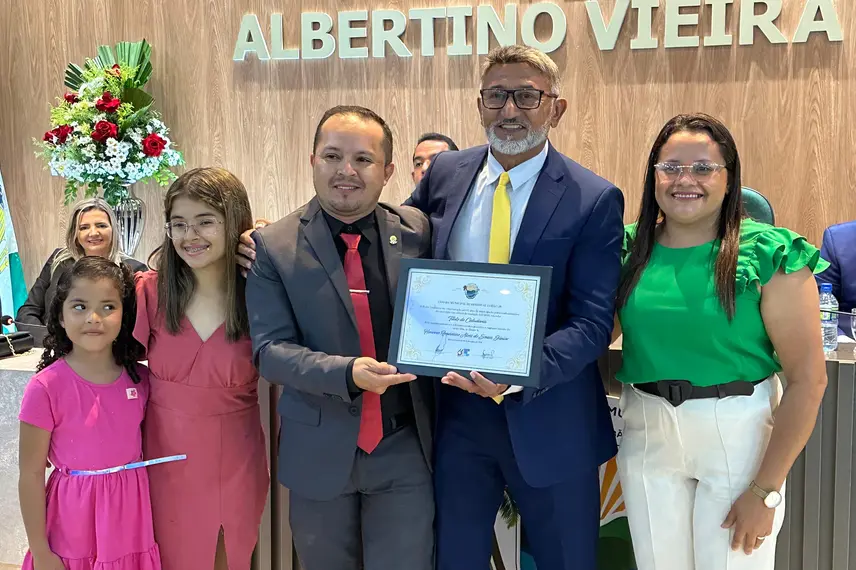 Demerval Lobão celebra 61 anos com homenagens e grande festa