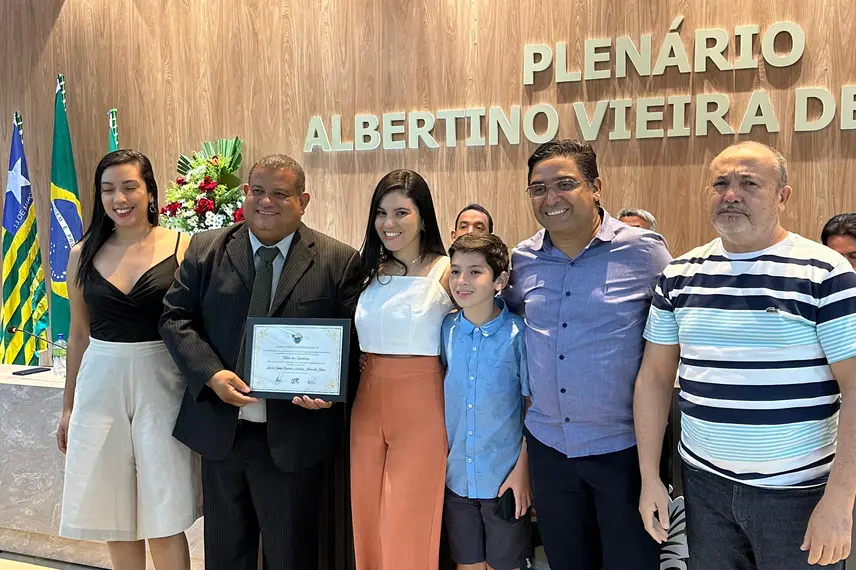 Demerval Lobão celebra 61 anos com homenagens e grande festa