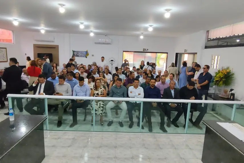 Eleitos de cinco municípios piauienses são diplomados em Manoel Emídio Eleitos de cinco municípios piauienses são diplomados em Manoel Emídio