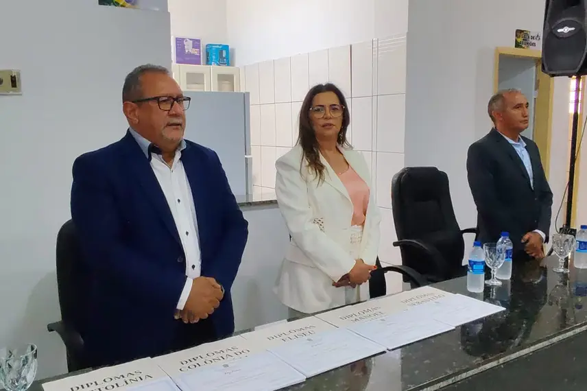Eleitos de cinco municípios piauienses são diplomados em Manoel Emídio Eleitos de cinco municípios piauienses são diplomados em Manoel Emídio