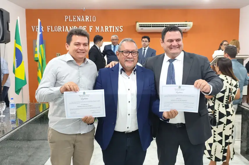 Eleitos de cinco municípios piauienses são diplomados em Manoel Emídio Eleitos de cinco municípios piauienses são diplomados em Manoel Emídio