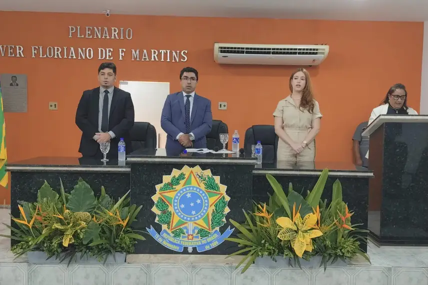 Eleitos de cinco municípios piauienses são diplomados em Manoel Emídio Eleitos de cinco municípios piauienses são diplomados em Manoel Emídio