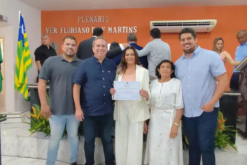 Eleitos de cinco municípios piauienses são diplomados em Manoel Emídio Eleitos de cinco municípios piauienses são diplomados em Manoel Emídio