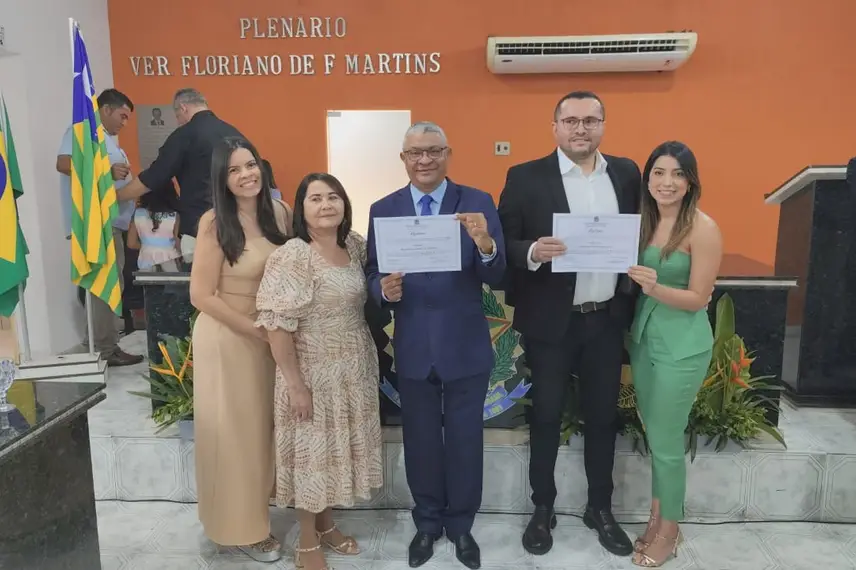 Eleitos de cinco municípios piauienses são diplomados em Manoel Emídio Eleitos de cinco municípios piauienses são diplomados em Manoel Emídio