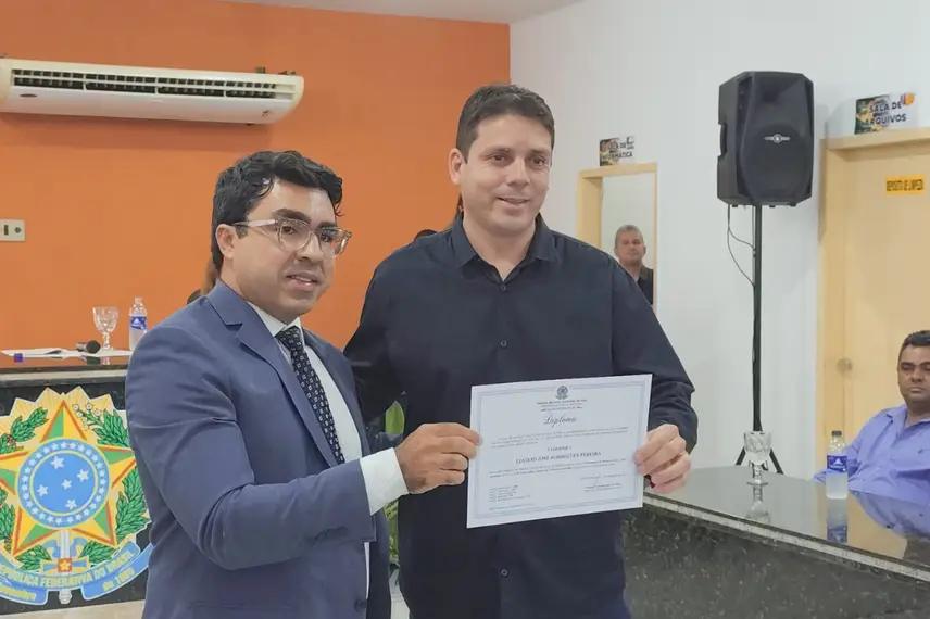 Eleitos de cinco municípios piauienses são diplomados em Manoel Emídio Eleitos de cinco municípios piauienses são diplomados em Manoel Emídio