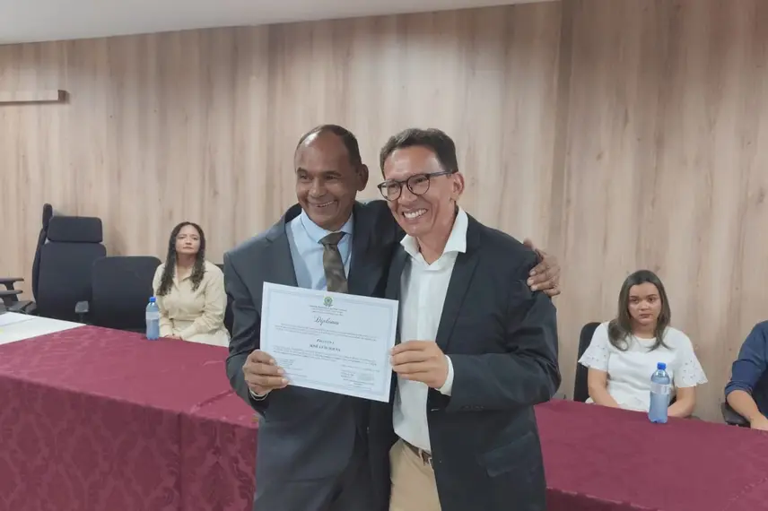 Eleitos de Ribeiro Gonçalves e Baixa Grande do Ribeiro são diplomados para 2025