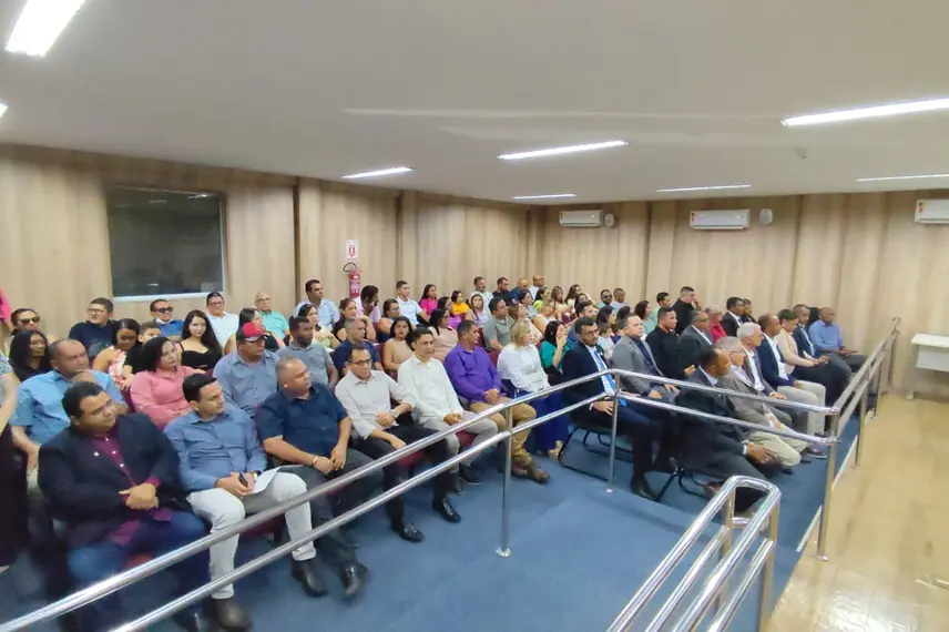 Eleitos de Ribeiro Gonçalves e Baixa Grande do Ribeiro são diplomados para 2025