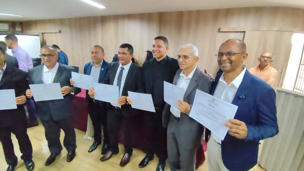 Eleitos de Ribeiro Gonçalves e Baixa Grande do Ribeiro são diplomados para 2025