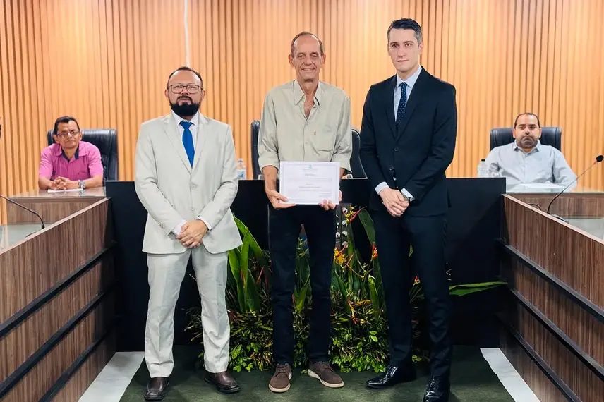 Em seu discurso, Marcelo Toledo agradeceu o apoio da população de Antônio Almeida Em seu discurso, Marcelo Toledo agradeceu o apoio da população de Antônio Almeida