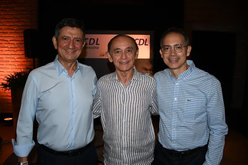 Empresário João Claudino Fernandes Júnior é Homenageado em jantar festivo Empresário João Claudino Fernandes Júnior é Homenageado em jantar festivo
