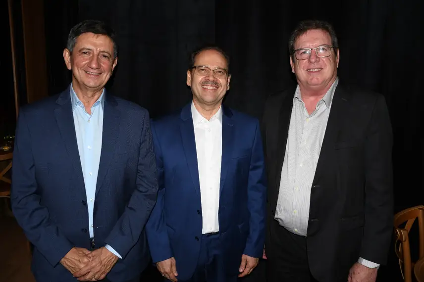 Empresário João Claudino Fernandes Júnior é Homenageado em jantar festivo Empresário João Claudino Fernandes Júnior é Homenageado em jantar festivo