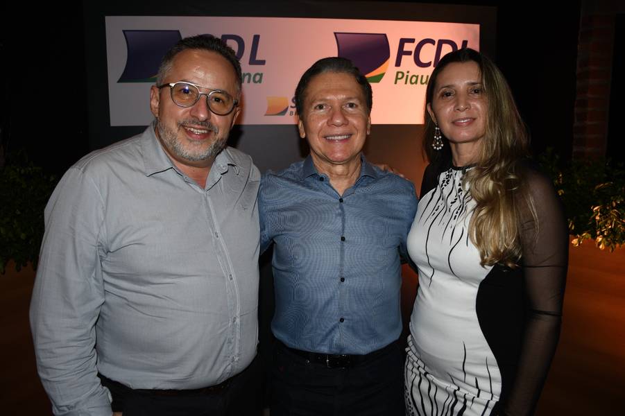 Empresário João Claudino Fernandes Júnior é Homenageado em jantar festivo