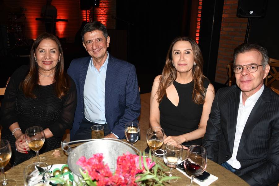 Empresário João Claudino Fernandes Júnior é Homenageado em jantar festivo