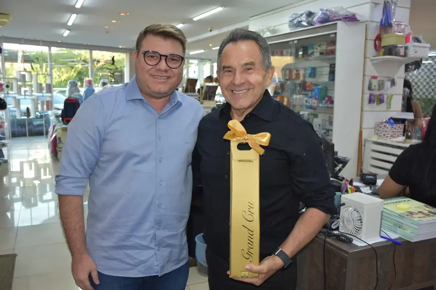 Empresário Paulo Machado Lançou o Livro, Matemática em nossas vidas