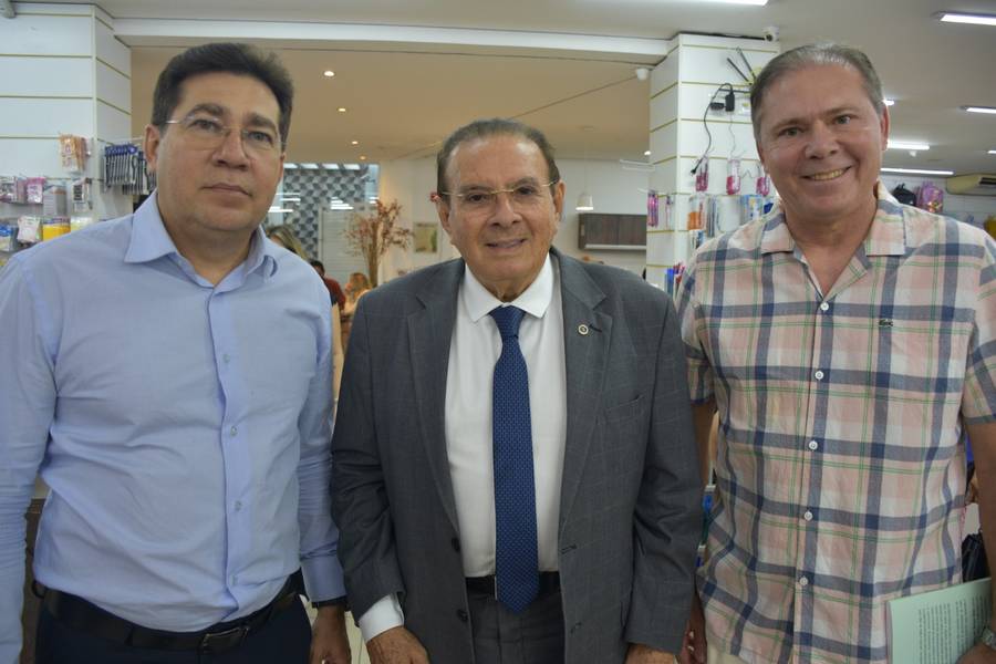 Empresário Paulo Machado Lançou o Livro, Matemática em nossas vidas