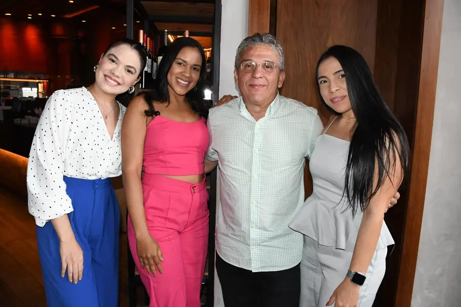 Escritório de advocacia Almeida & Costa realiza confraternização em clima de união