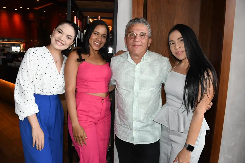 Escritório de advocacia Almeida & Costa realiza confraternização em clima de união Escritório de advocacia Almeida & Costa realiza confraternização em clima de união