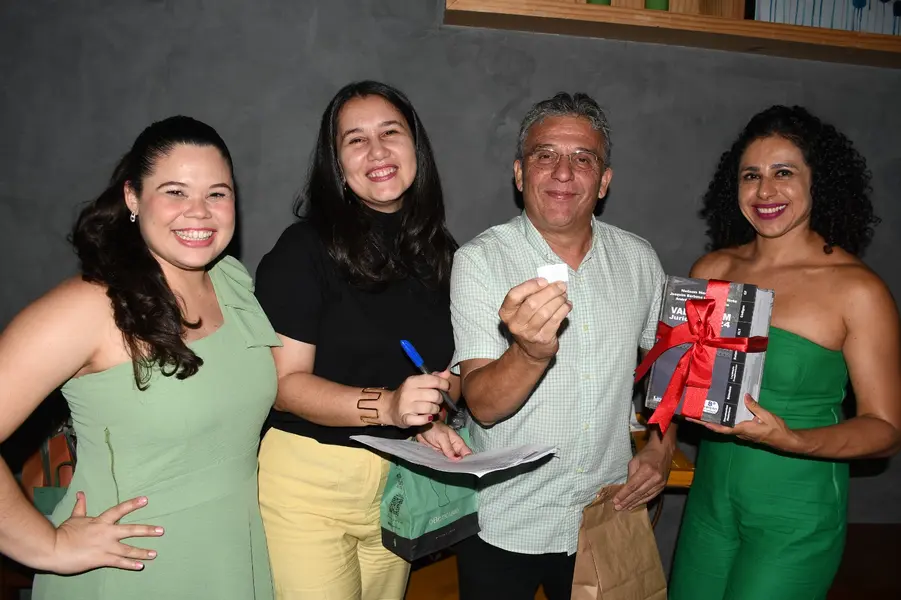 Escritório de advocacia Almeida & Costa realiza confraternização em clima de união