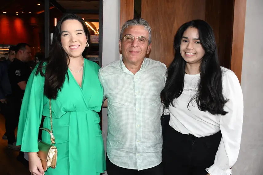 Escritório de advocacia Almeida & Costa realiza confraternização em clima de união Escritório de advocacia Almeida & Costa realiza confraternização em clima de união