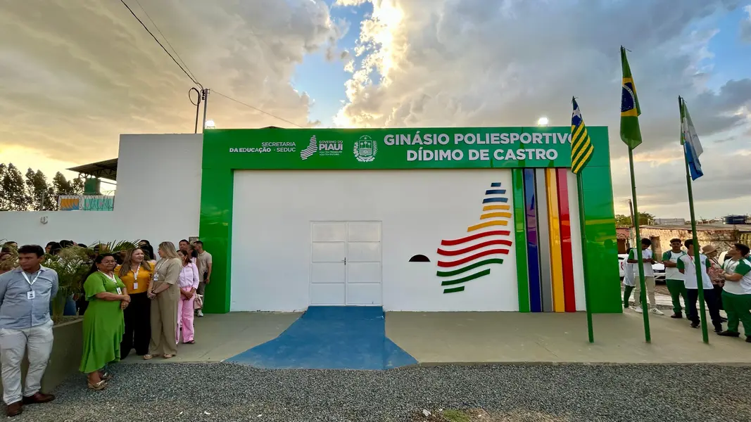 Ginásio Estadual e Centro Educacional Esportivo são inaugurados em Esperantina